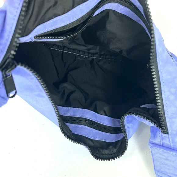 Baggu Hello Kitty Blue Embroidered Medium Crescent Crossbody Bag Pre Owned - Picture 5 of 7